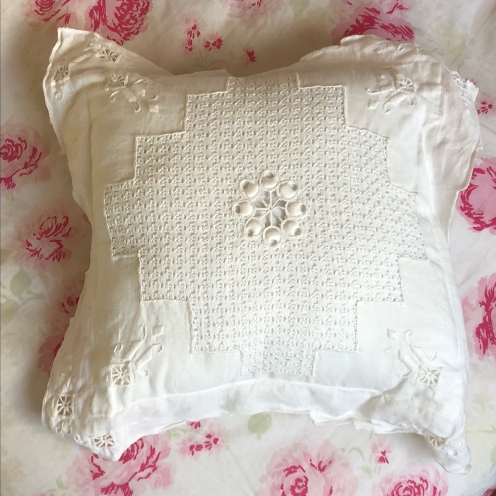 Throw pillow